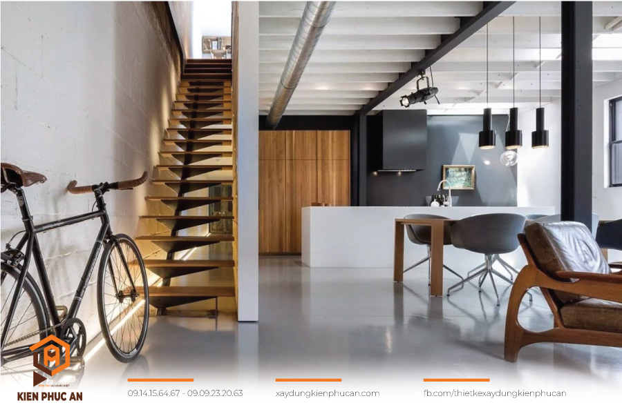 Tránh đặt cầu thang đi lên từ phía sau nhà